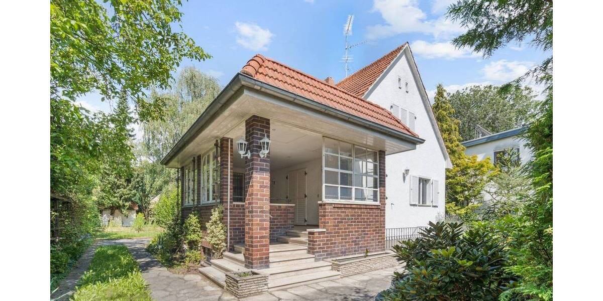 Großes Einfamilienhaus mit Keller und ausbaufähiger Garage 4 zimmer