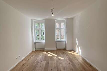 Wohnung zum Mieten in Berlin 975,61 € 57.68 m² 2 zimmer