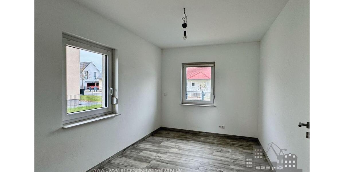 Einfamilienhaus Velten - 4 Zimmer, 100 m&sup2;, 2.000&euro; | Angebot:26570575