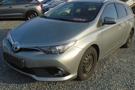 Toyota Auris 205.000 km 9.450 &euro; Wildau 15745