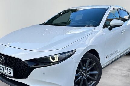 Mazda 3 10.363 km 28.990 &euro; Berlin 12247