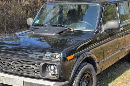 Lada Niva 73.196 km 10.300 &euro; Wandlitz 16348