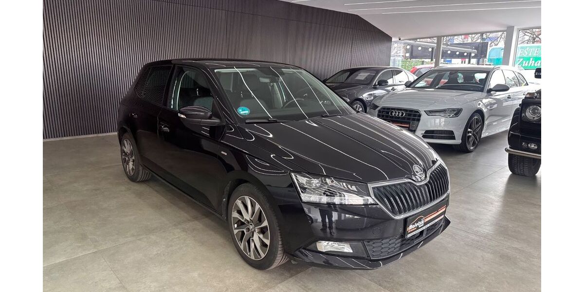 Skoda Fabia 52.432 km 15.950 &euro; Berlin 12357