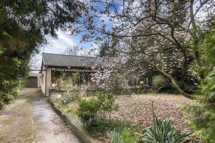 Einfamilienhaus und Garage auf großem Grundstück in Berlin-Karow 3 zimmer