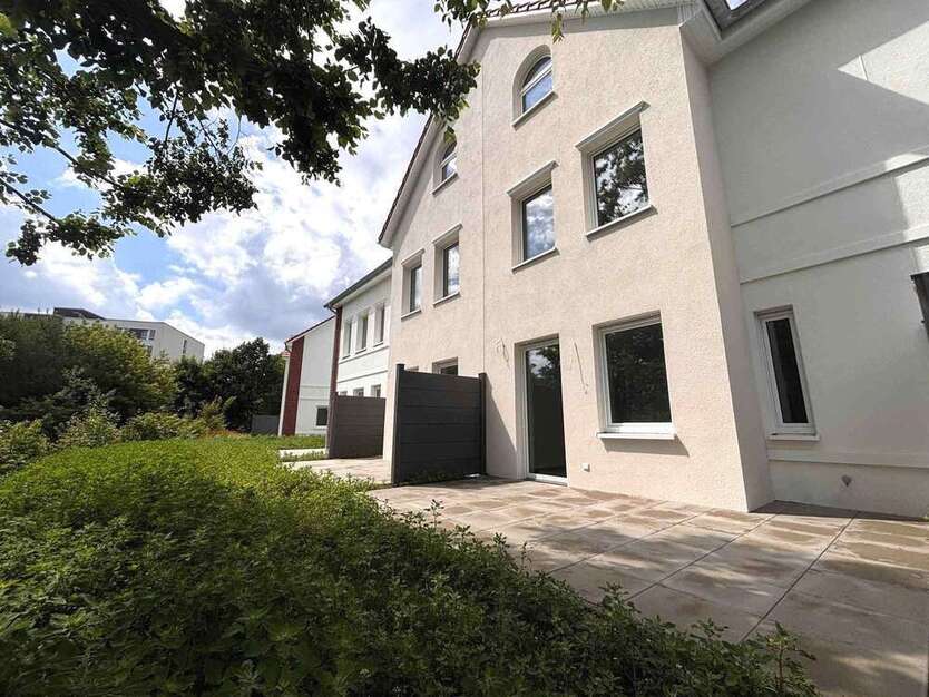 Haus zum Kaufen in Berlin 704.928 € 146.86 m²