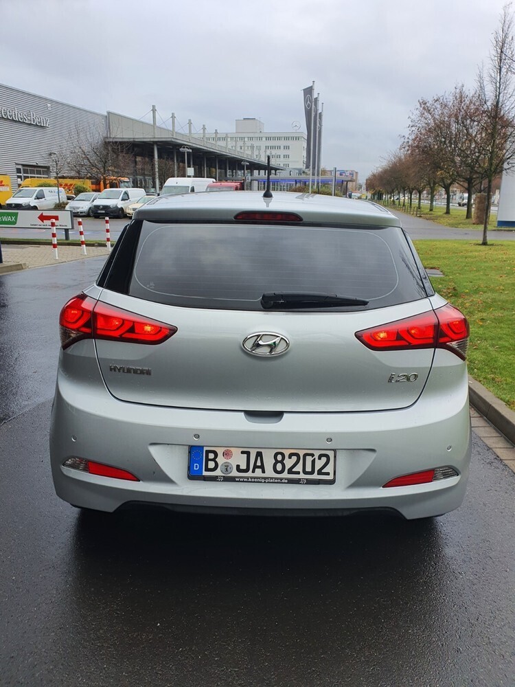 i20