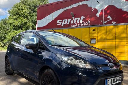 Ford Fiesta 97.000 km 2.400 &euro; Berlin Spandau 13587