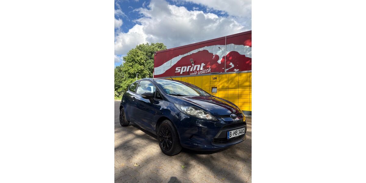 Ford Fiesta 97.000 km 2.400 &euro; Berlin Spandau 13587