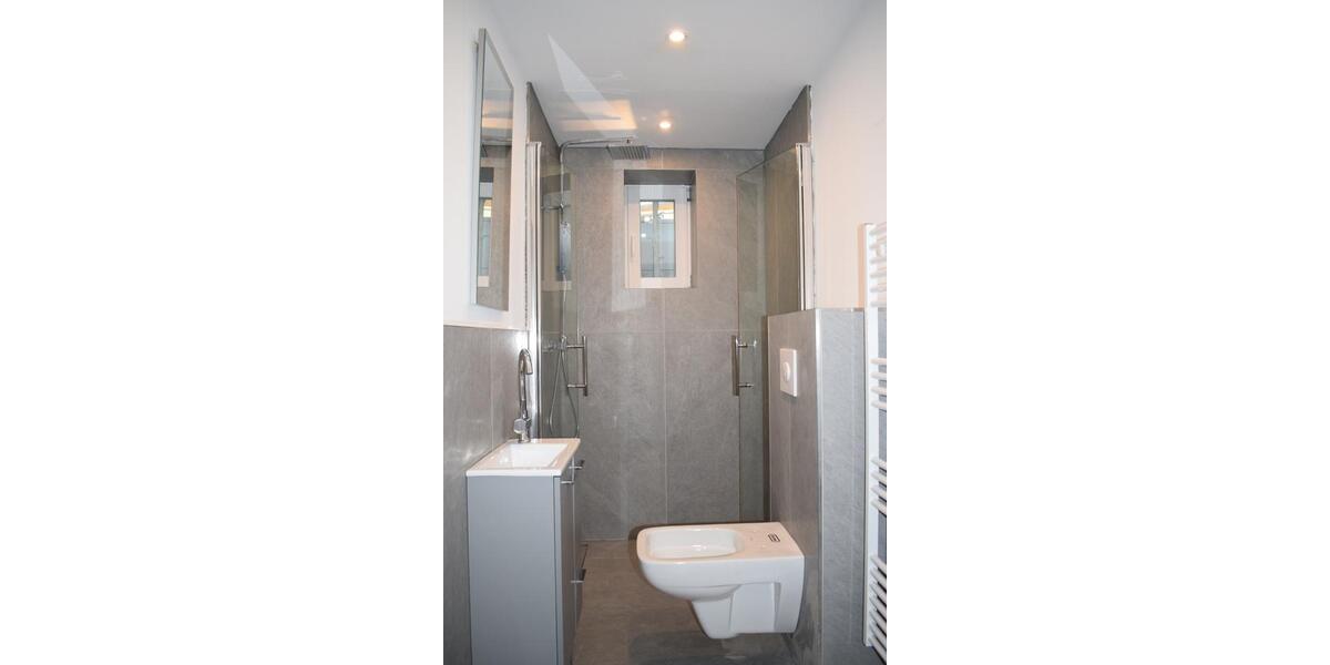 Seltenes Reihenmittelhaus im Westend - frei ab 01.02.26 zimmer