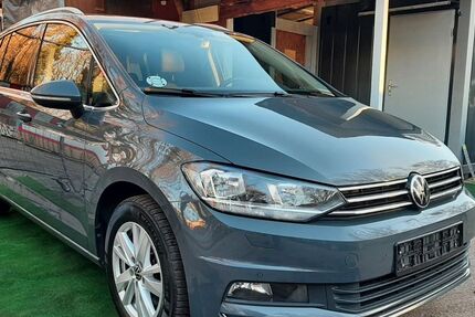 VW Touran 147.000 km 19.750 &euro; Berlin 12247