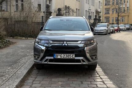 Mitsubishi Plug-in Hybrid Outlander 111.000 km 21.000 &euro; Berlin 12103