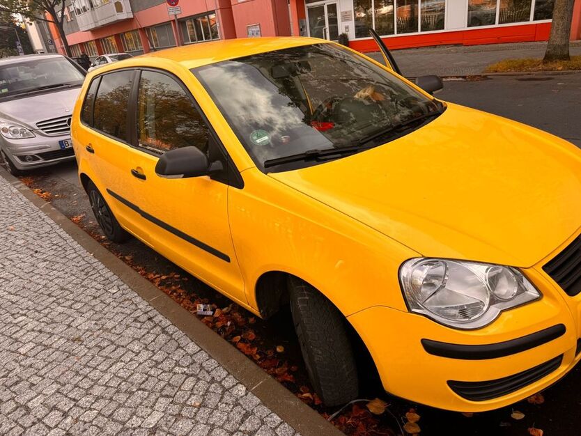 VW Polo 121.000 km 1.799 € Berlin 10585