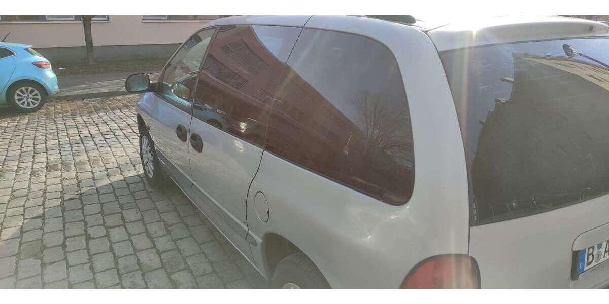 Chrysler Voyager 252.000 km 400 &euro; Berlin 10405
