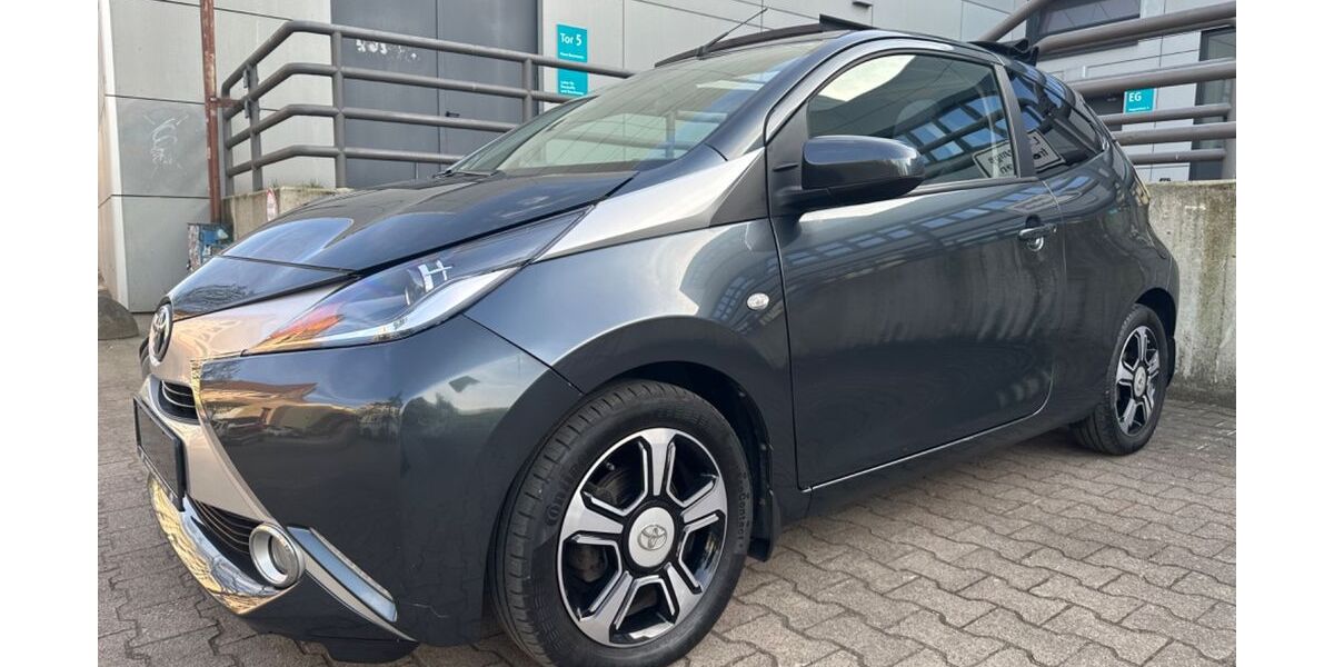 Toyota Aygo (X) 99.850 km 8.980 &euro; Berlin 13353