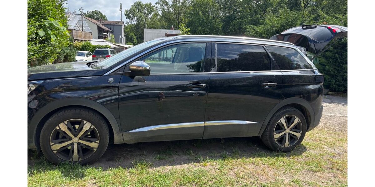 Peugeot 5008 139.000 km 15.300 &euro; Berlin Reinickendorf 13599