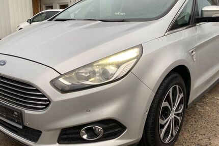 Ford S-Max 212.000 km 8.999 &euro; Berlin 13088