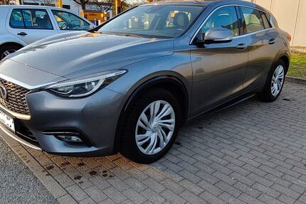 INFINITI Q30 132.950 km 9.689 &euro; Berlin 14050
