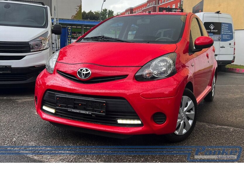 Toyota Aygo Cool Go 5trg*NAV*BT*Klima*LED*USB*Allwetter 119.619 km 5.890 € Berlin 13187
