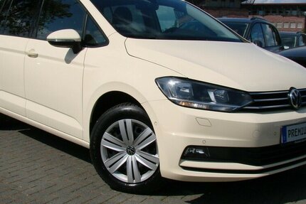 VW Touran 2.0TDI TAXI 7-Sitzer Leder Kamera AHK 89.165 km 27.980 € Falkensee 14612