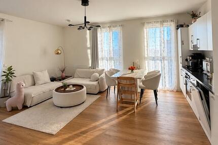 Wohnung Berlin Marzahn-Hellersdorf - 3 Zimmer, 74 m&sup2;, 1.629&euro; | Angebot:27700285