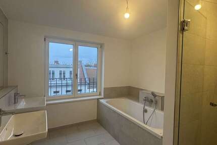 Wohnung Berlin Moabit - 2 Zimmer, 96 m&sup2;, 1.640&euro; | Angebot:25026340