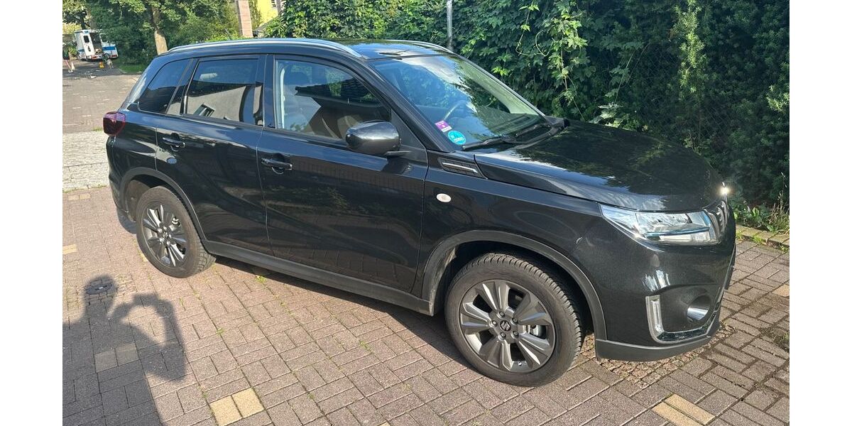 Suzuki Vitara 8.800 km 20.999 € Berlin 12247