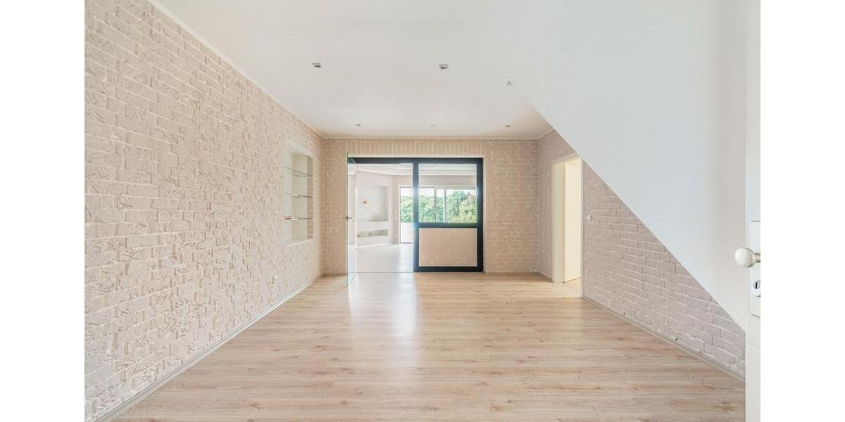 Leben und Arbeiten in Großziethen – Zweifamilienhaus mit großem Garten und Gewerbeeinheit 6 zimmer