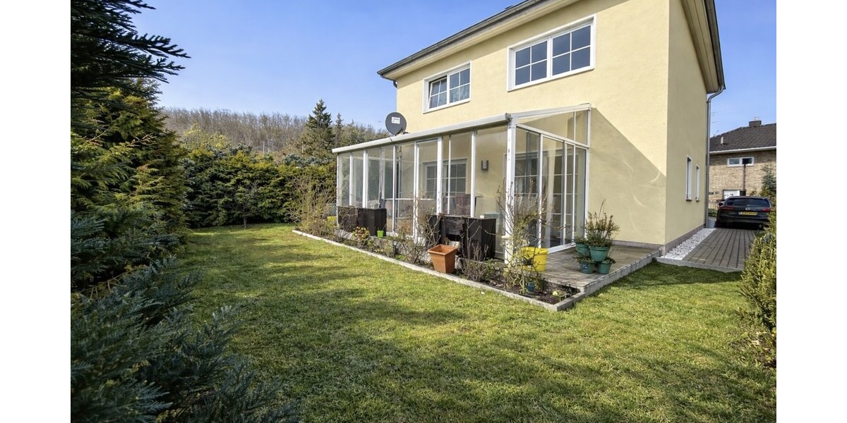 Berlin-Biesdorf: Stilvolle Stadtvilla auf 490 m² GST inkl. Terrasse & Garten in ruhiger Wohnlage ! - Einfamilienhaus Berlin / Biesdorf Biesdorf | Angebot:25871728