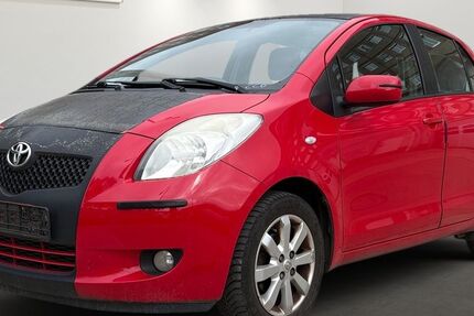 Toyota Yaris 112.119 km 2.399 &euro; Berlin 12681