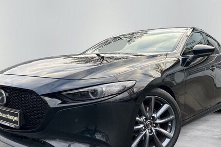 Mazda 3 57.327 km 18.990 &euro; Berlin 13599