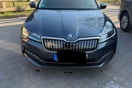 Skoda Superb 104.200 km 21.500 &euro; Petershagen 15370