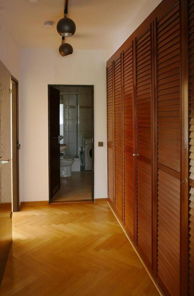Westend: *Mit Potential für 3 Zimmer* Modernisierungsbedürftig mit Süd-Balkon, Lift & TG-Stellplatz
