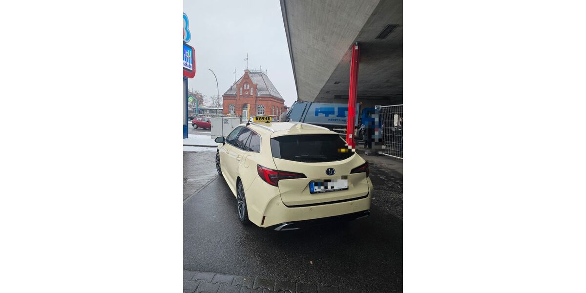 Toyota Corolla 146.000 km 19.000 &euro; berlin 10787