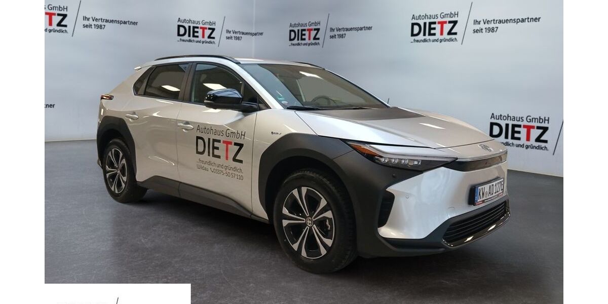 Toyota bZ4X 2.780 km 33.990 € Wildau 15745