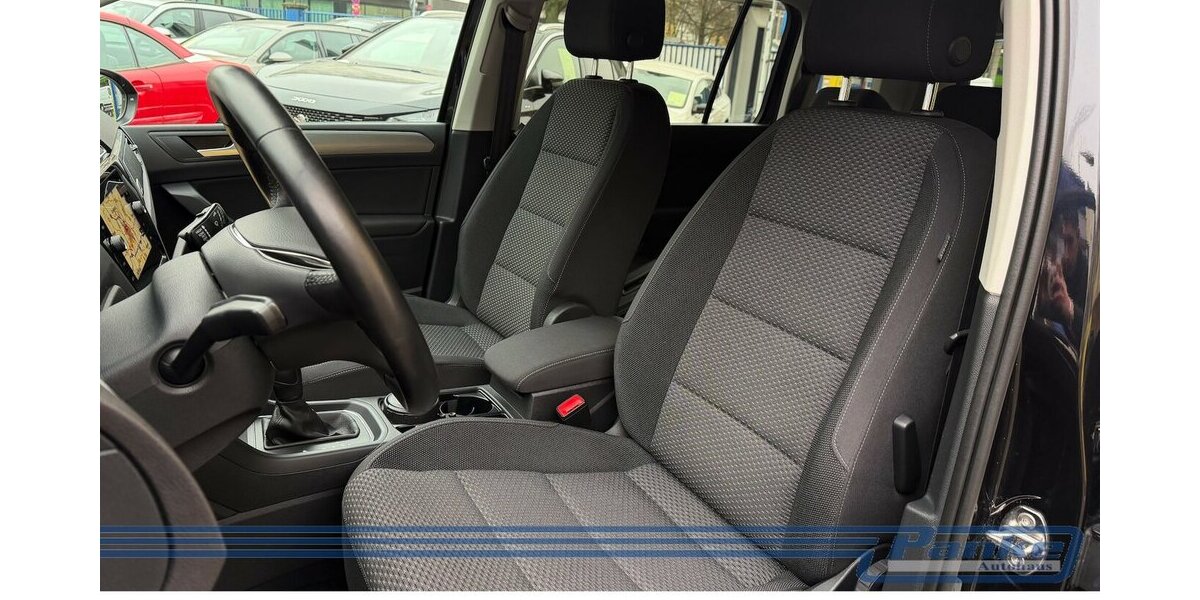 VW Touran Comfortl.DSG BT110 TSI*7Sitz*NAV*ACC*PDC* 40.678 km 22.990 &euro; Berlin 13187