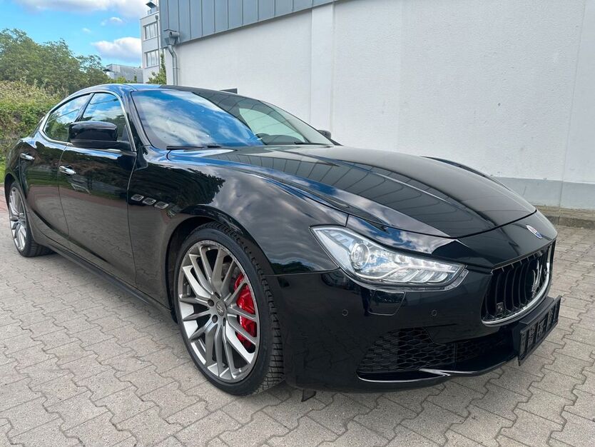 Maserati Ghibli 134.000 km 19.900 € Berlin 13403