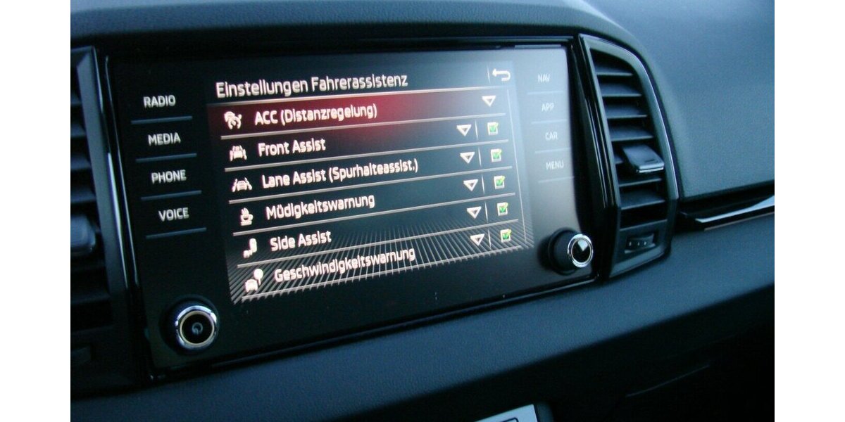 Skoda Karoq 2,0TSI Sportline 4x4 ACC Columbus 360º 3.987 km 37.980 &euro; Falkensee 14612