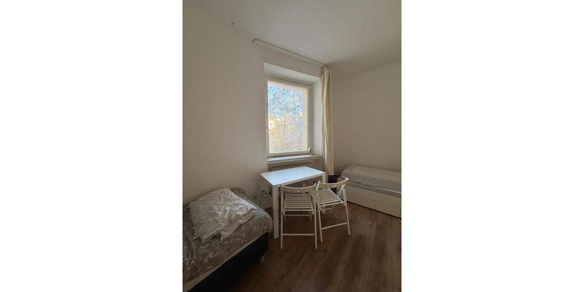 Etagenwohnung Berlin Charlottenburg-Wilmersdorf - 4 Zimmer, 110 m&sup2;, 400&euro; | Angebot:26205492
