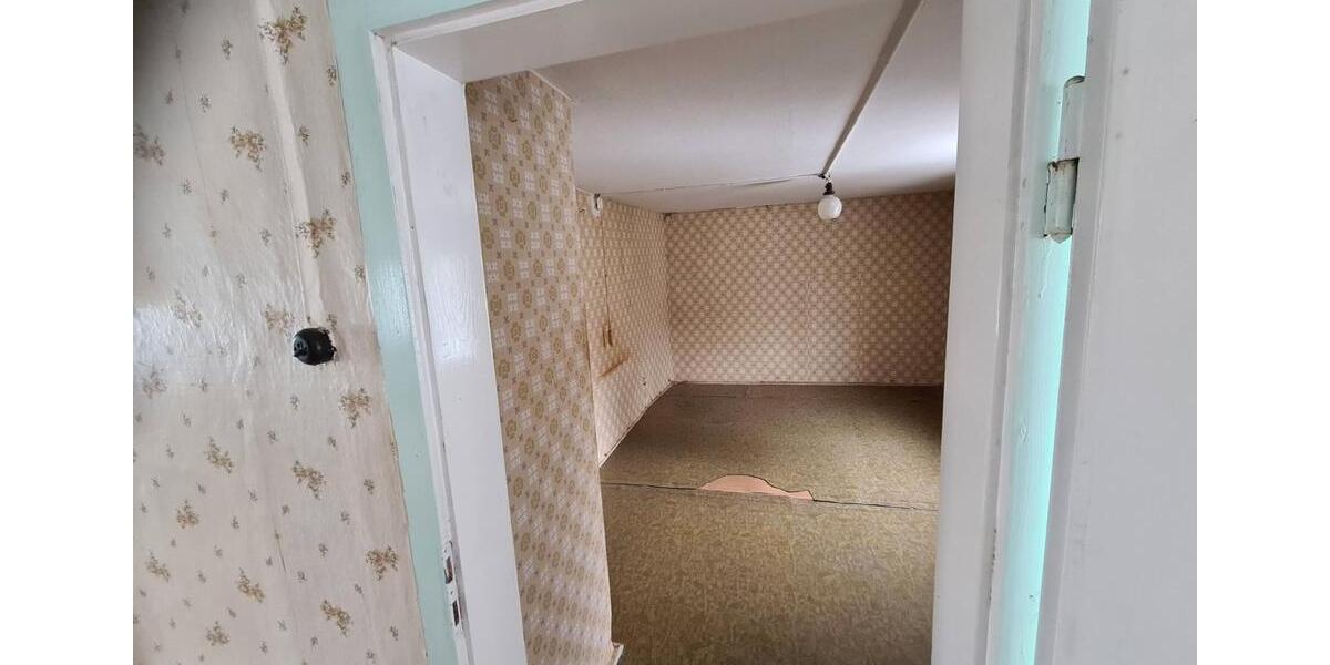 Reihenhaus - 6 Zimmer, 150 m&sup2;, 89.000&euro; | Angebot:27096222