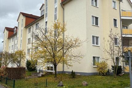 2 Zimmer 67 qm Erstbezug nach Modernisierung Balkon Fahrstuhl TG zimmer