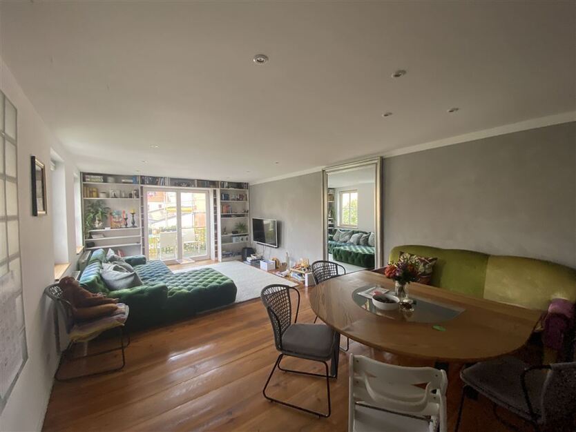 Schicke vier Zimmer Wohnung mit Balkon mitten in der Innenstadt 4 zimmer