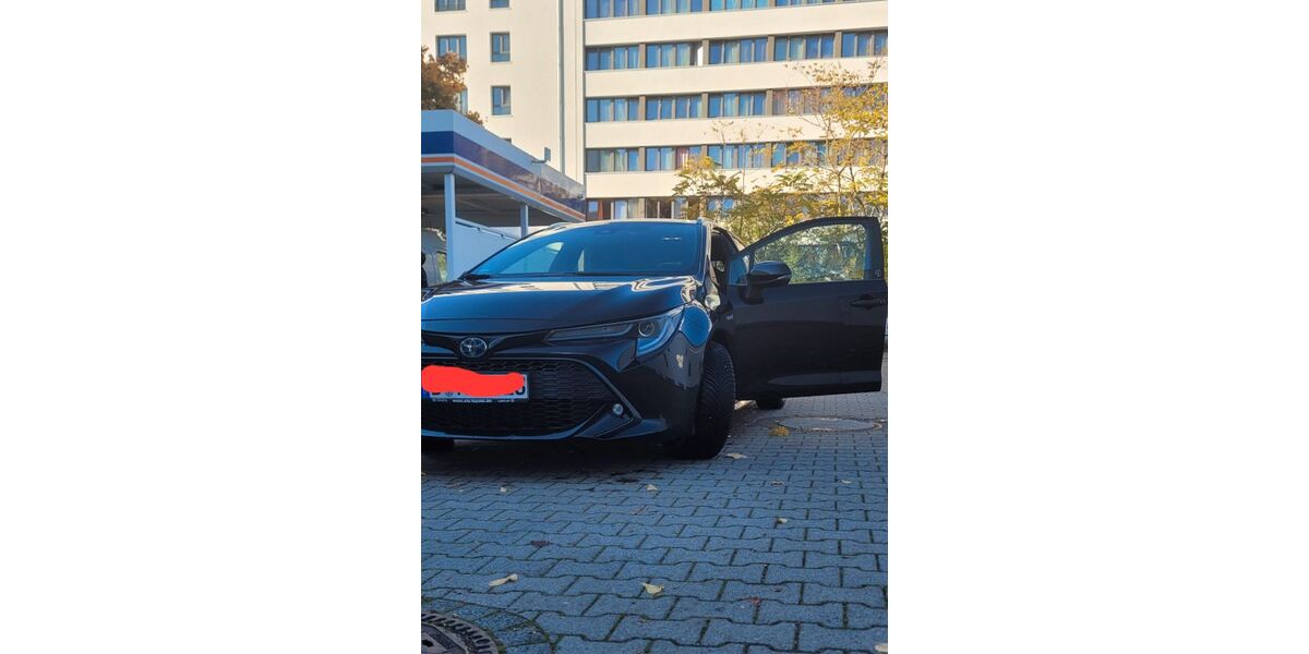 Toyota Corolla 71.000 km 18.600 &euro; Berlin 10247