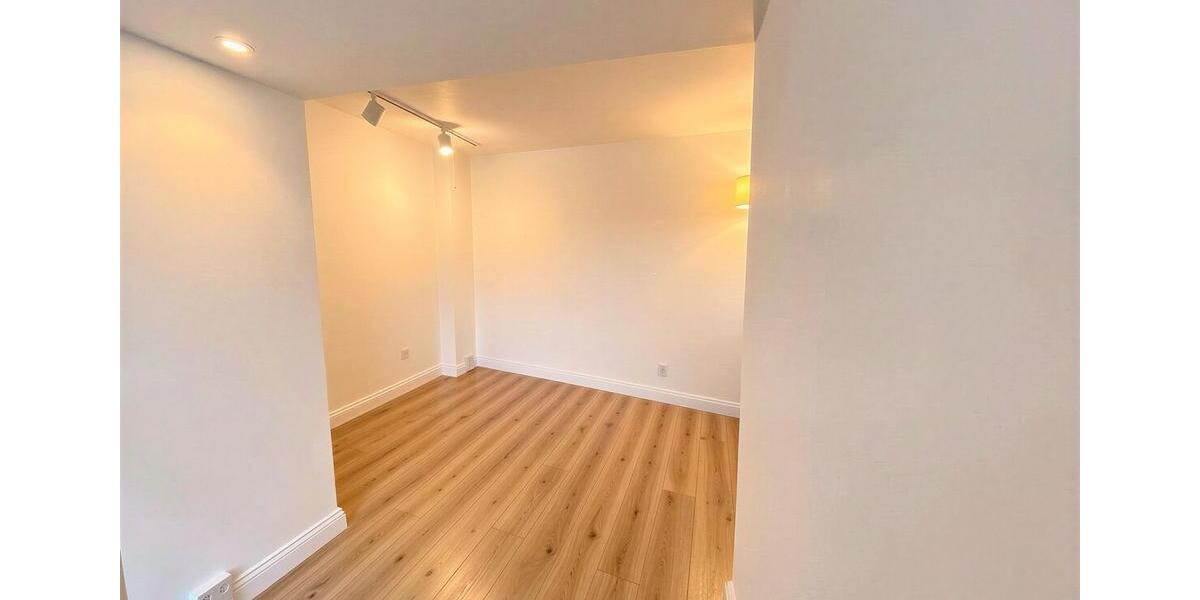 Dachgeschoßwohnung Berlin Steglitz-Zehlendorf - 2 Zimmer, 65 m&sup2;, 1.400&euro; | Angebot:25612063
