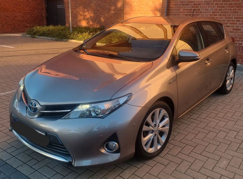 Toyota Auris 173.000 km 9.990 € Berlin 12489