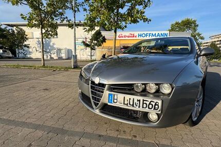 Alfa Romeo 159 211.000 km 2.900 € Berlin 13156