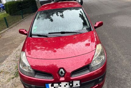 Renault Clio 101.000 km 2.999 &euro; Berlin 10827