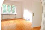 Frohnau! Ansprechendes Dreifamilienhaus mit 2 bezugsfreien Wohnungen im EG u. OG