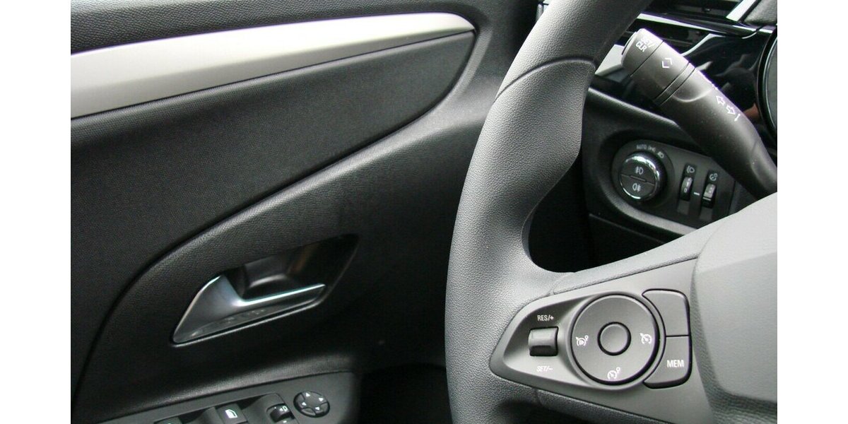 Opel Corsa-e e Edition Long Range Totwinkel Volldigital 1.999 km 24.980 &euro; Falkensee 14612