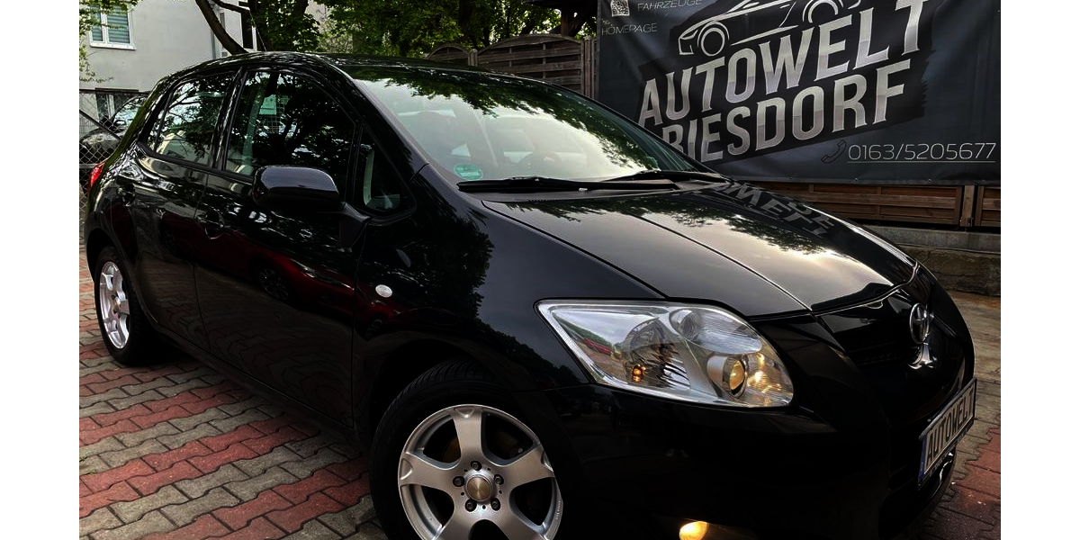 Toyota Auris 147.000 km 3.950 &euro; Berlin 12683