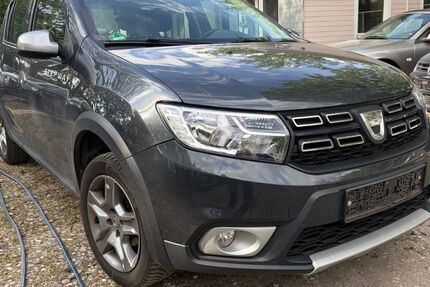 Dacia Sandero 73.200 km 7.990 &euro; Berlin 14167